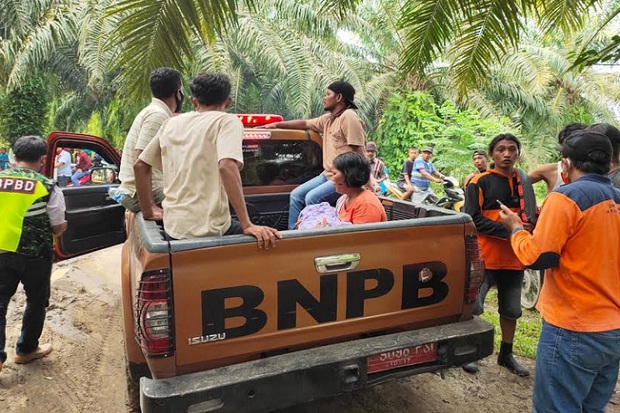 Diajak Ibunya Beli Gorengan,...