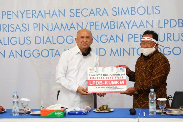 Teten Pantau Penyaluran...