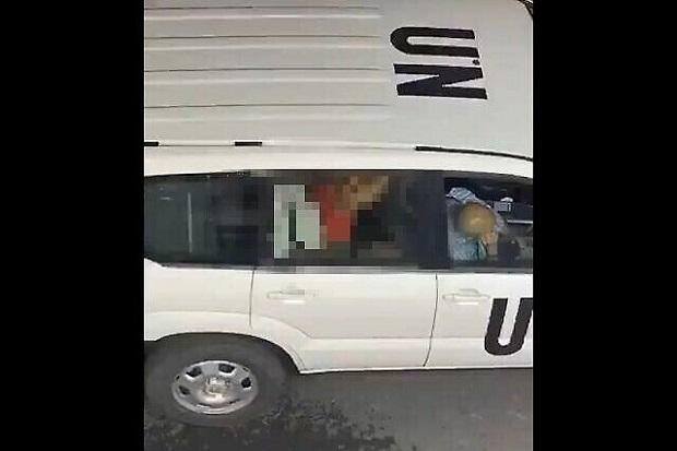 Adegan Seks Mobil Dinas...