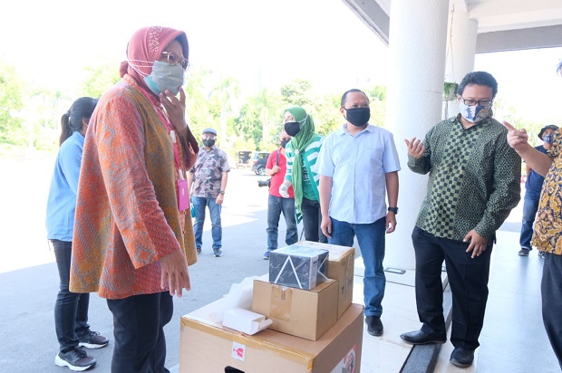 PT HM Sampoerna Bantu...