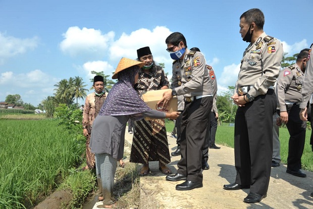 Pengasuh Ponpes Alif...
