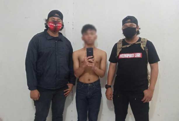 Jual HP Curian ke Polisi,...