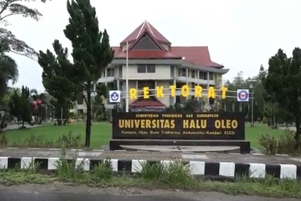 2 Mahasiswa dan 1 Asdos...
