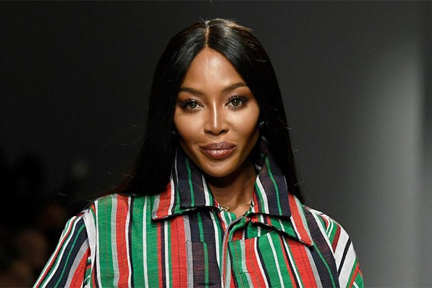 Naomi Campbell Tampil...