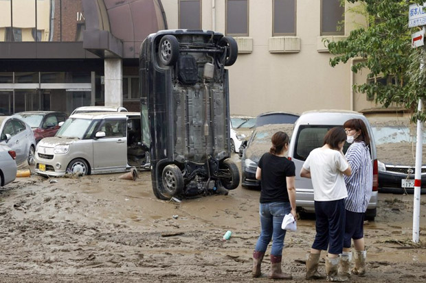 Banjir Jepang Tewaskan...