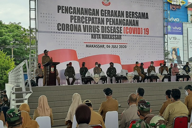 Gubernur Sulsel Pimpin...