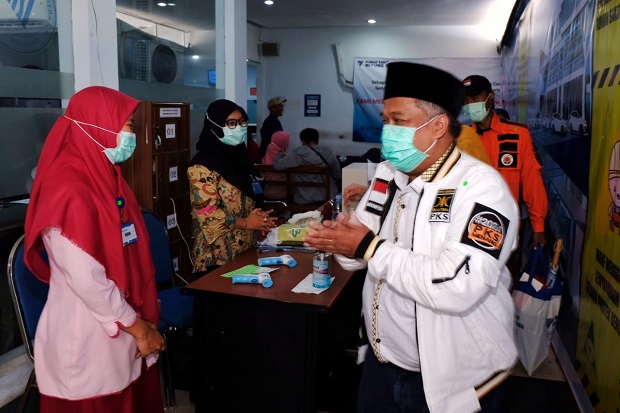 Banyak Nakes Meninggal...