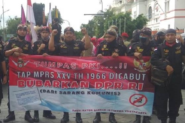 Demo di Titik Nol KM,...