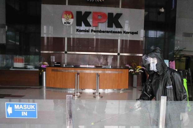 DPR Rapat Tertutup di...