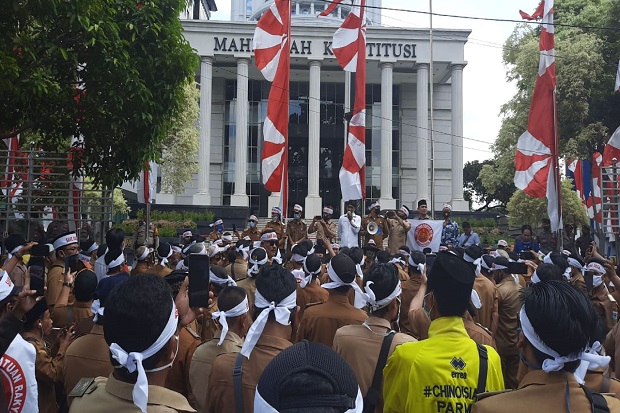 Kawal Sidang Uji Materi...