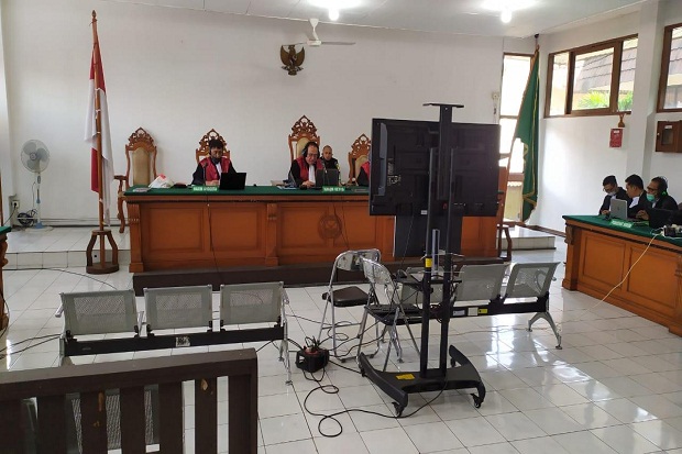 Oemarsyah dan Wempi,...