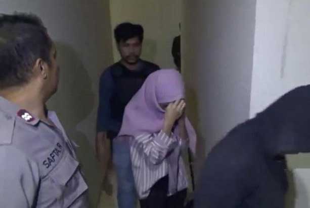 Asyik Ngamar di Hotel...