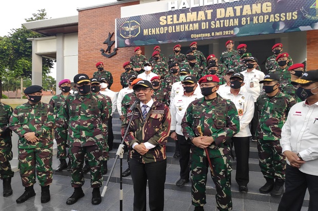 Kunjungi Kopassus, Mahfud...