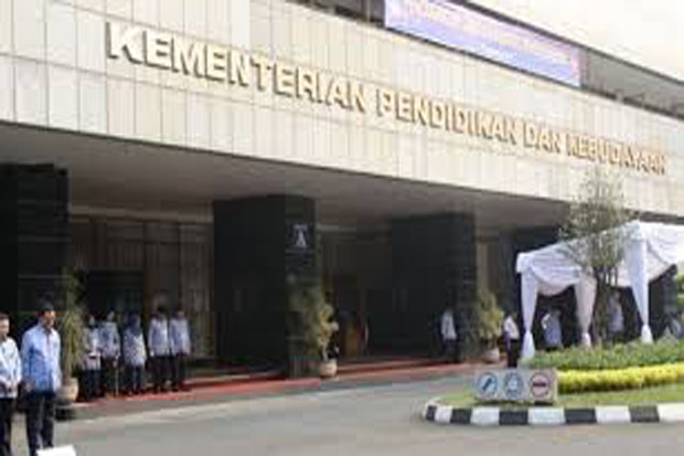 Ada Karyawan Positif...