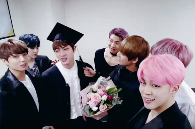 5 Idol K-Pop Ini Kuliah...