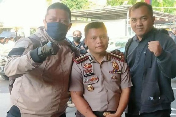 Tipu Warga, Polisi Gadungan...