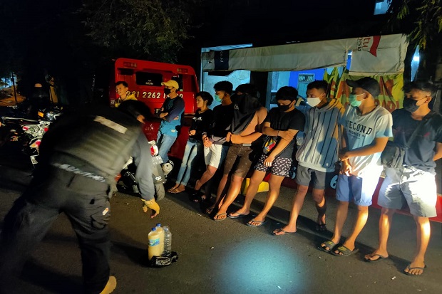 Mabuk Tuak, 1 Wanita...