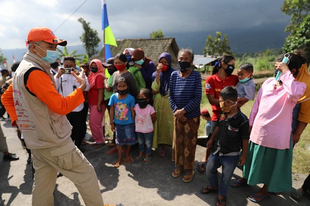 Ganjar Kucurkan Bantuan...