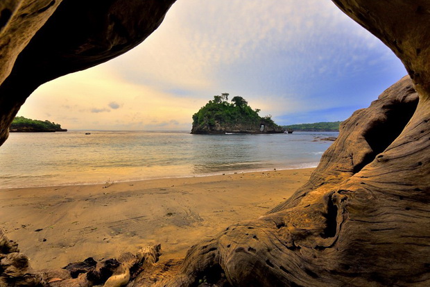Tempat Wisata di Nusa...