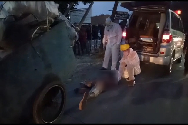 Pemulung Tanpa Identitas...