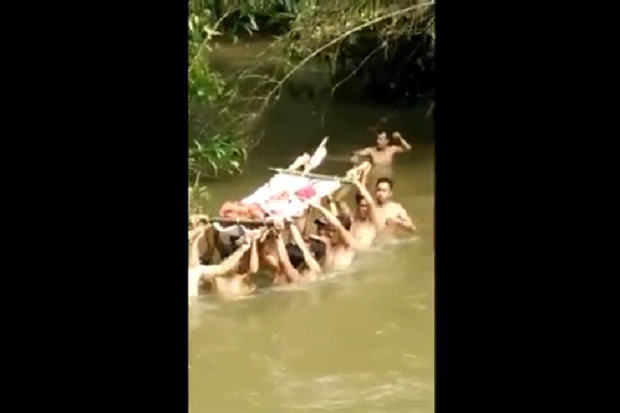 Hendak Dirujuk ke RS,...