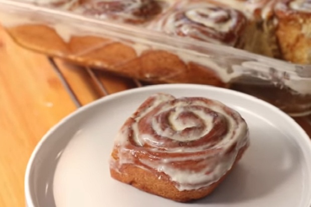 Cinnamon Roll, Cemilan...
