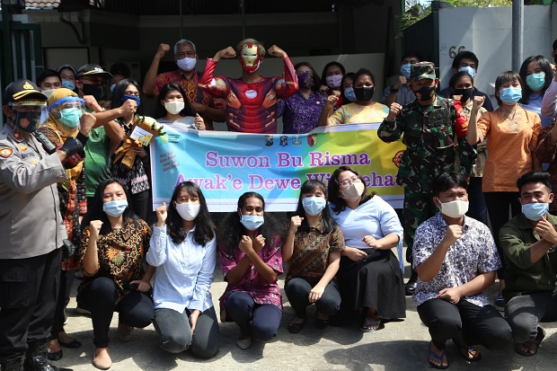 Puluhan Penghuni Asrama...