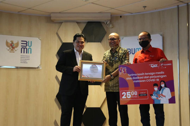 Telkomsel Beri Paket...