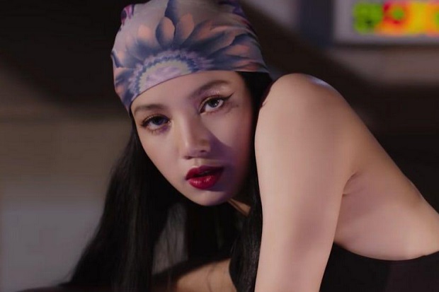 Lisa BLACKPINK Perlihatkan...