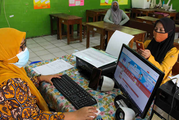 Mengurai Bahaya Laten...