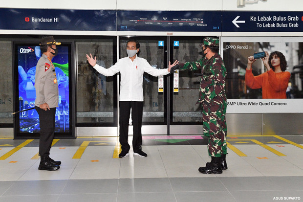 Jokowi Siapkan Sanksi...