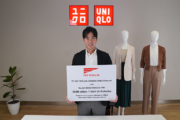 Uniqlo Donasikan Pakaian...