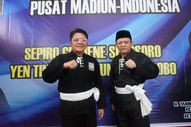 HD Hadiri Pelantikan...