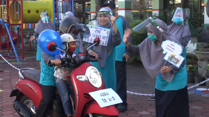 Sekolah di Malang Terapkan...