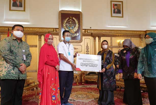 Gandeng Dekranasda,...