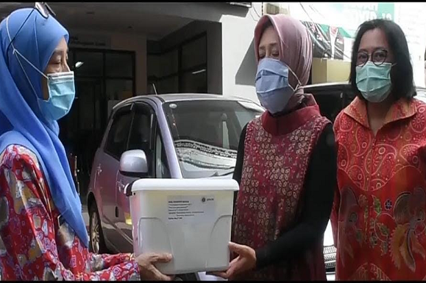 VTM dan Swab Stick Buatan...
