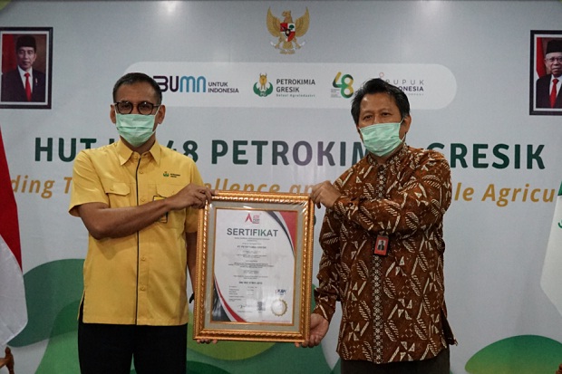 Petrokimia Gresik Raih...