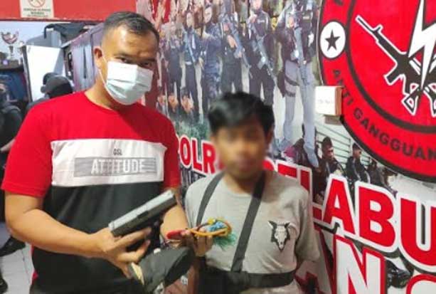 Polisi Tangkap Panglima...