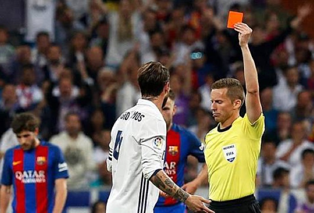 Wasit Kontroversial...