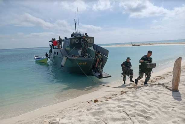 TNI-Polri di Makassar...
