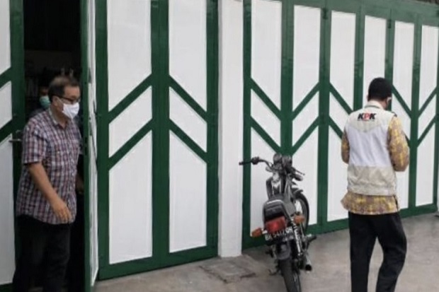 Warga Heboh, KPK Geledah...