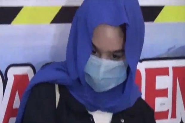 Penampakan Artis Hana...