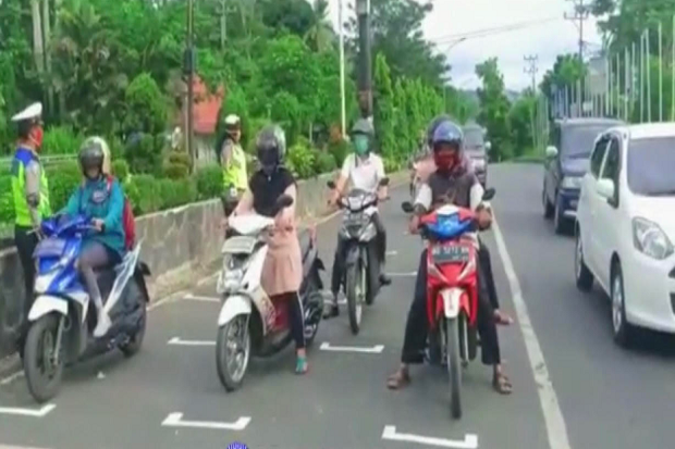 Keren, Lampu Merah RCA...