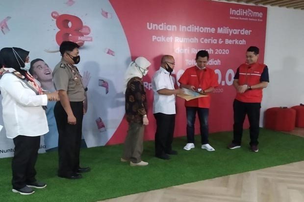Sekolah Pakai Internet...