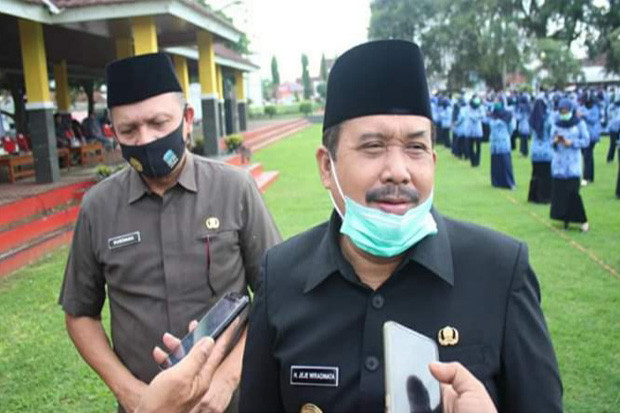 Peremajaan Pohon Kelapa...