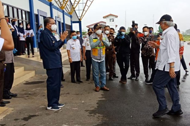 Menteri PUPR dan Gubernur...