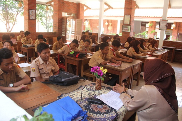 DPR Minta Kemendikbud...