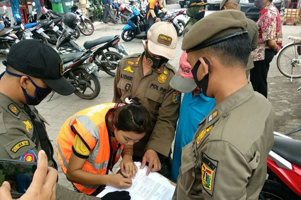 Langgar Aturan PSBB,...