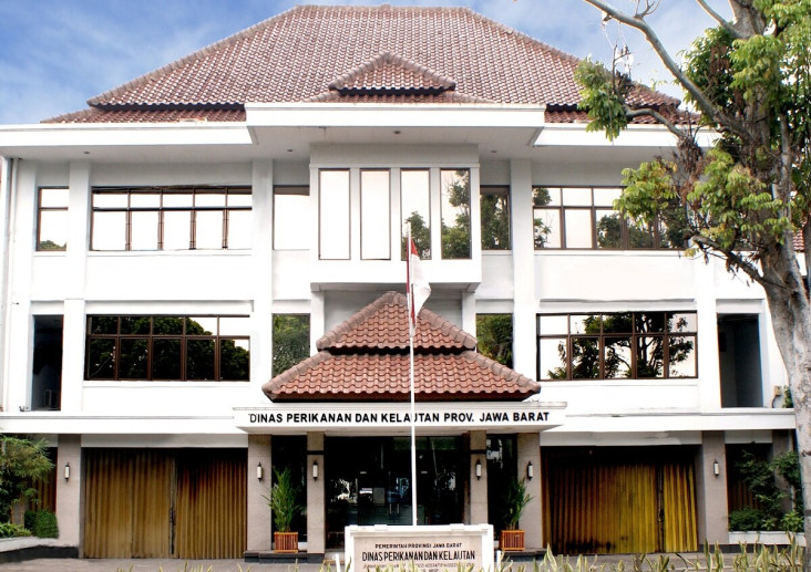 Pejabat Dinas Kelautan...