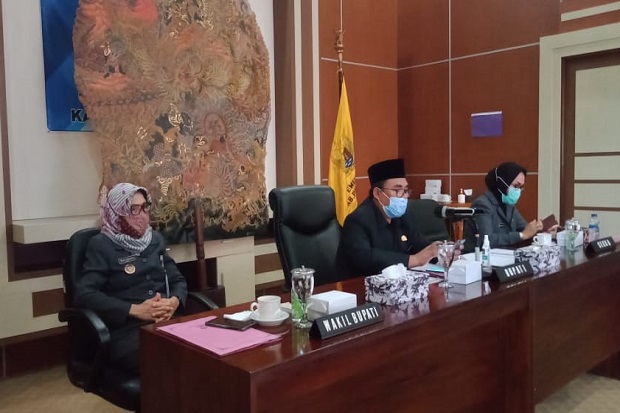 Ketua DPRD Kabupaten...